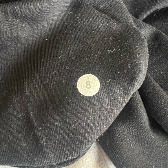 EUC Lululemon Sunset Salutation Crop in Black - Picture 15 of 15